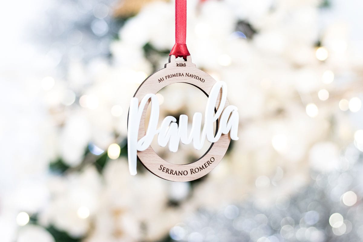 Bola-de-navidad-nombre-madera-kuko-studio2.jpg