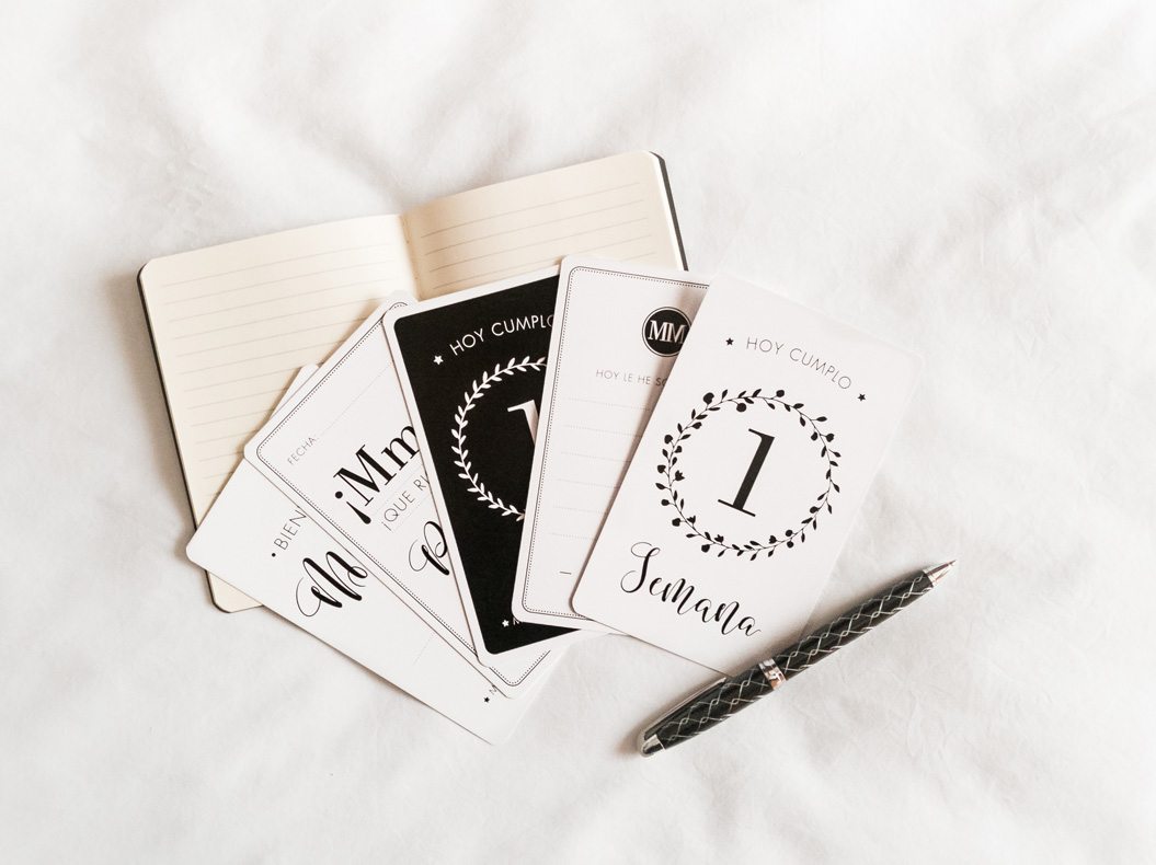 kuko-studio-milestone-cards-baby-variado.jpg