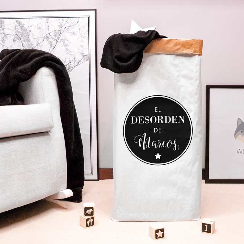 kuko-studio-saco-papel-saco-desorden-blanco-negro-cuad.jpg