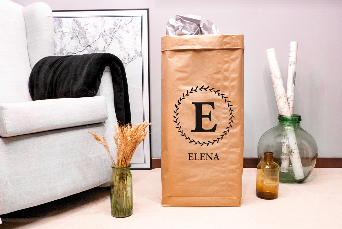 kuko-studio-saco-papel-saco-inicial-laurel-kraft-negro-1.jpg