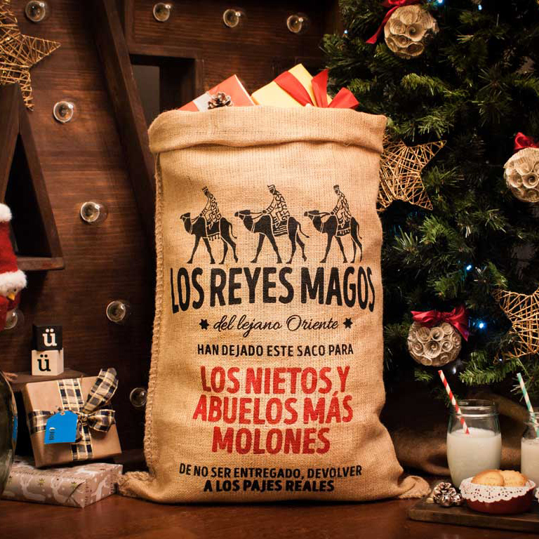 Kuko Studio - Saco de tela de los reyes magos (0) Saco de tela de alta calidad y acabados reforzados con dibujo de los reyes magos.