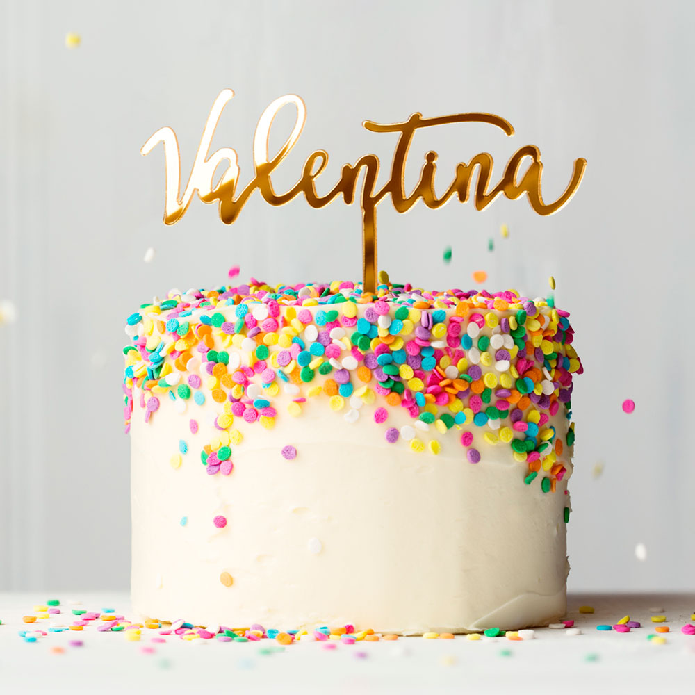 Pastel-topper-nombre-script-oro-kuko-studio