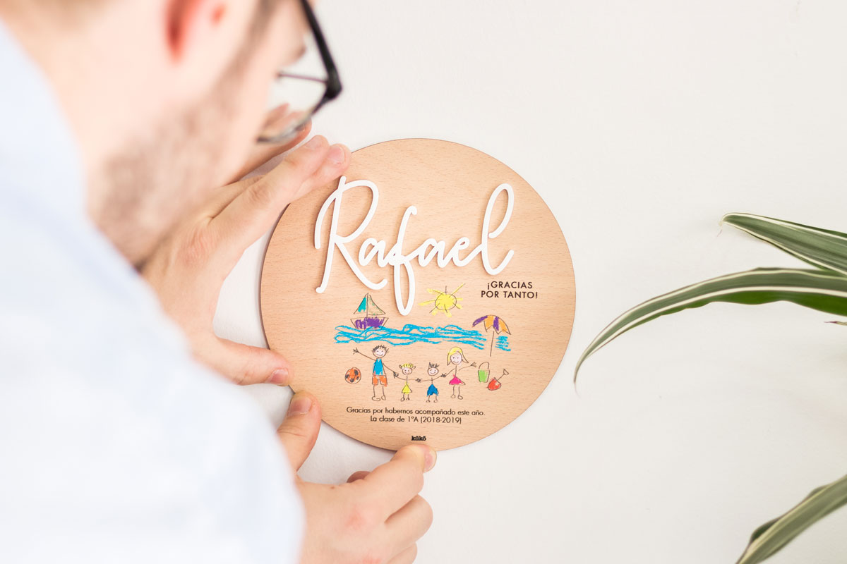 kuko-studio-placa-profe-color-TIPO3-pared