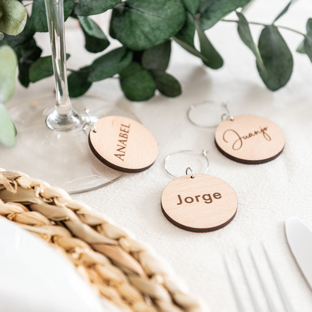 KUKOSTUDIO_marcacopas_pie-madera2-1200