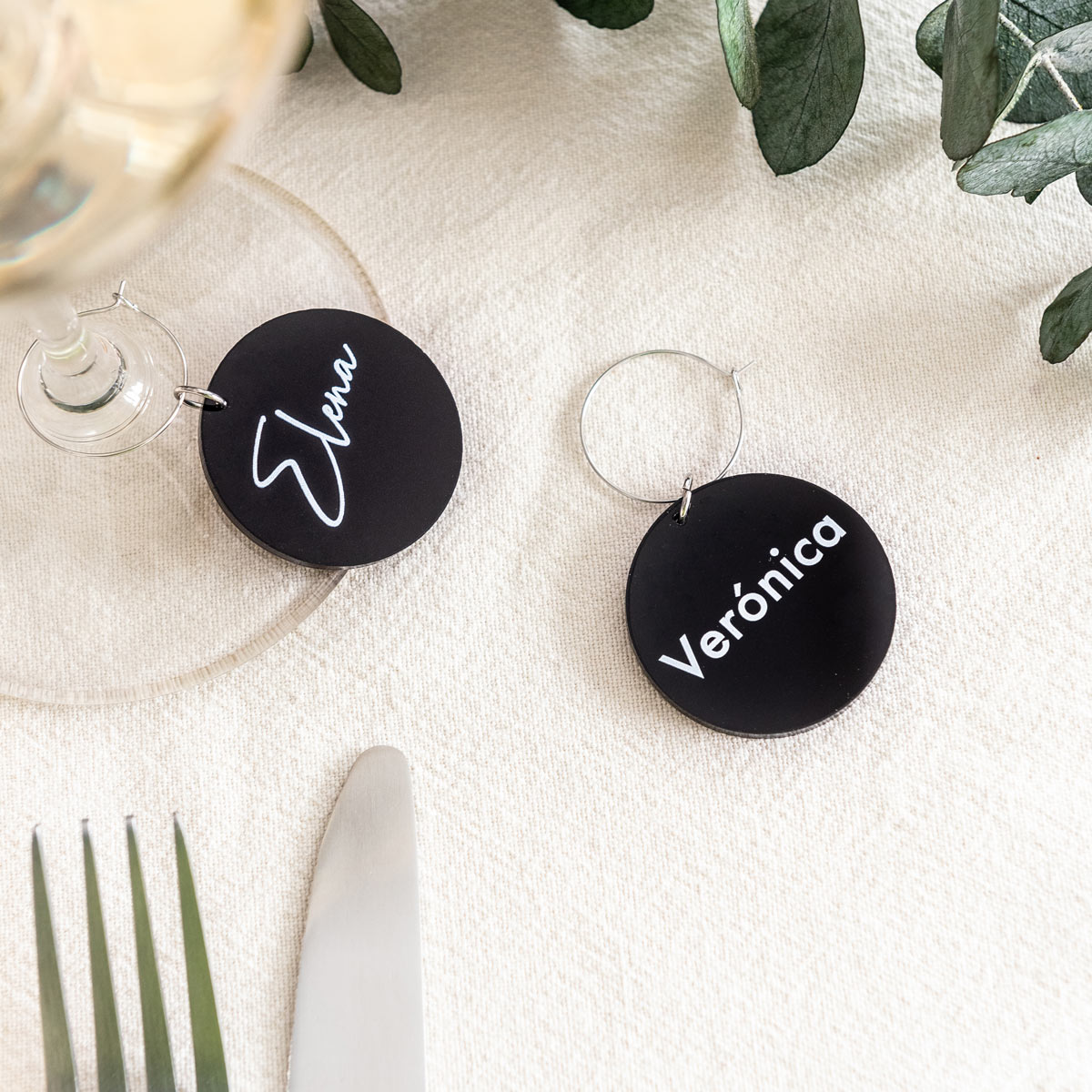 KUKOSTUDIO_marcacopas_pie-negro-1200