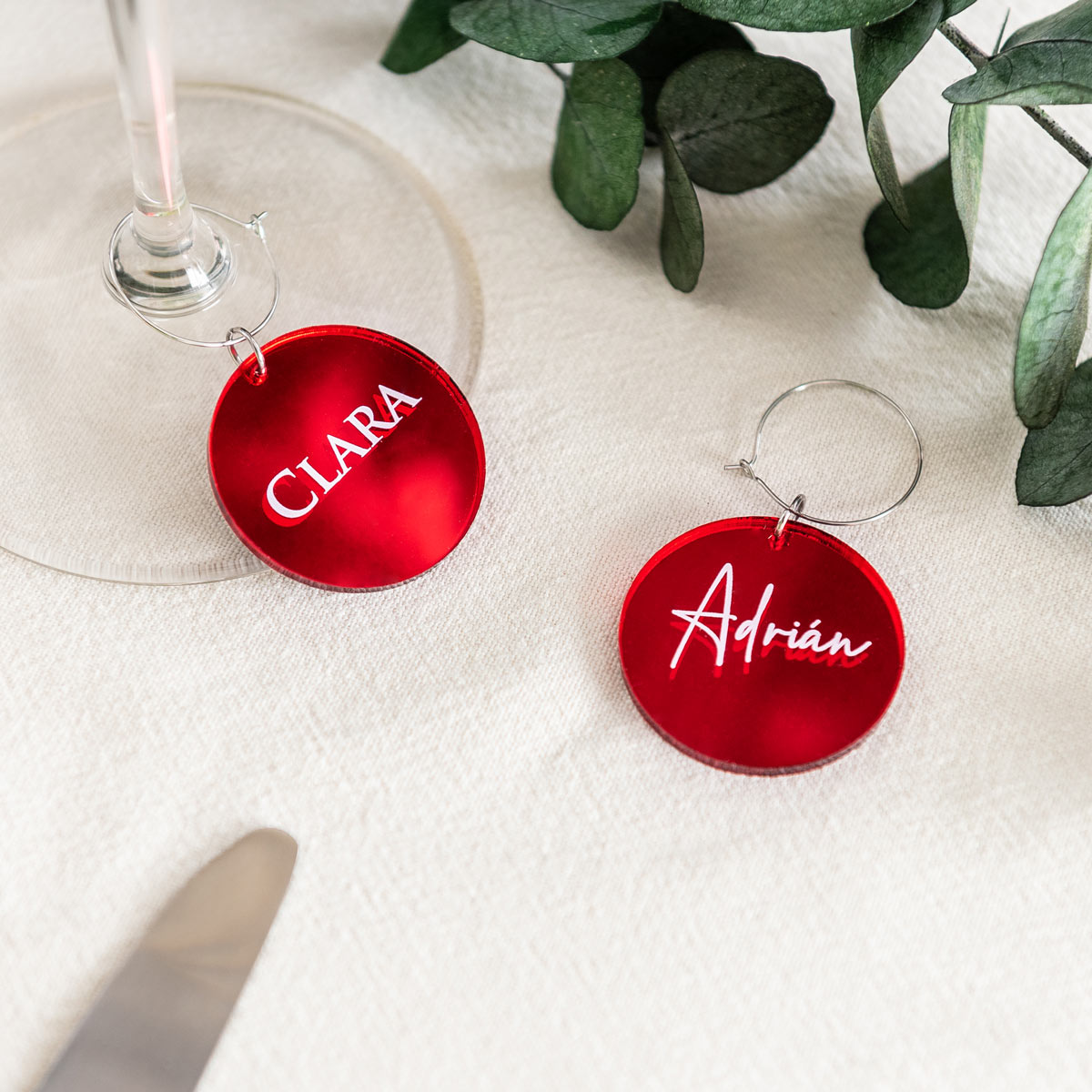 KUKOSTUDIO_marcacopas_pie-rojo-1200