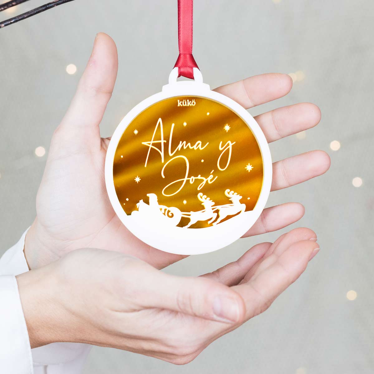 Kuko_studio_bola_Nombre_relieve_oro-1200x1200