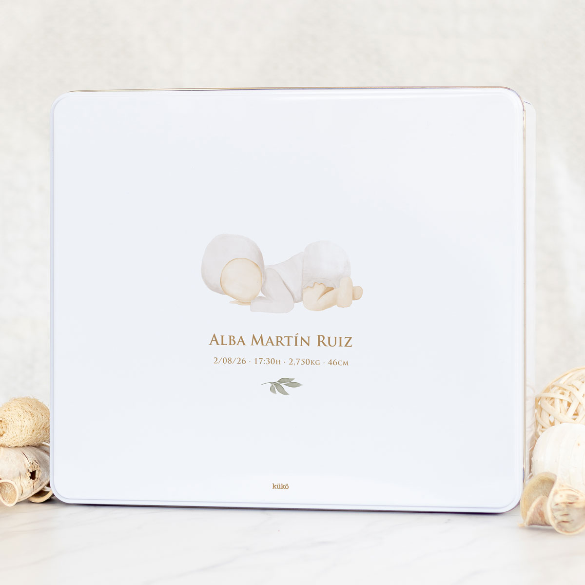 caja_metal_bebe_04_romana_hojas_kuko_studio-1200px-2