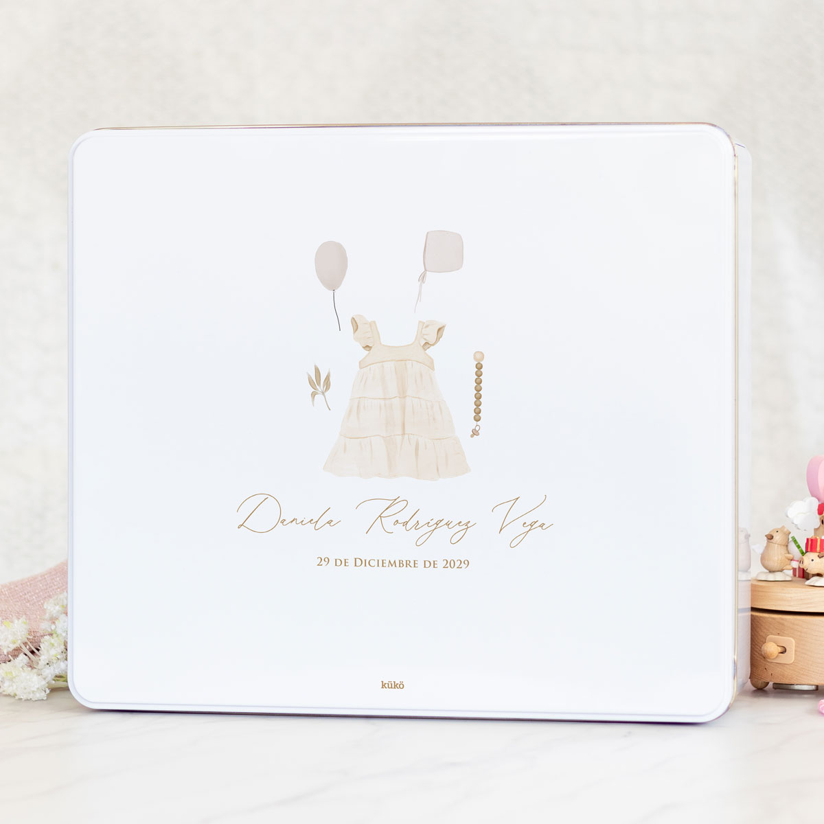 caja_metal_conjunto-01_lettering_kuko_studio-1200px