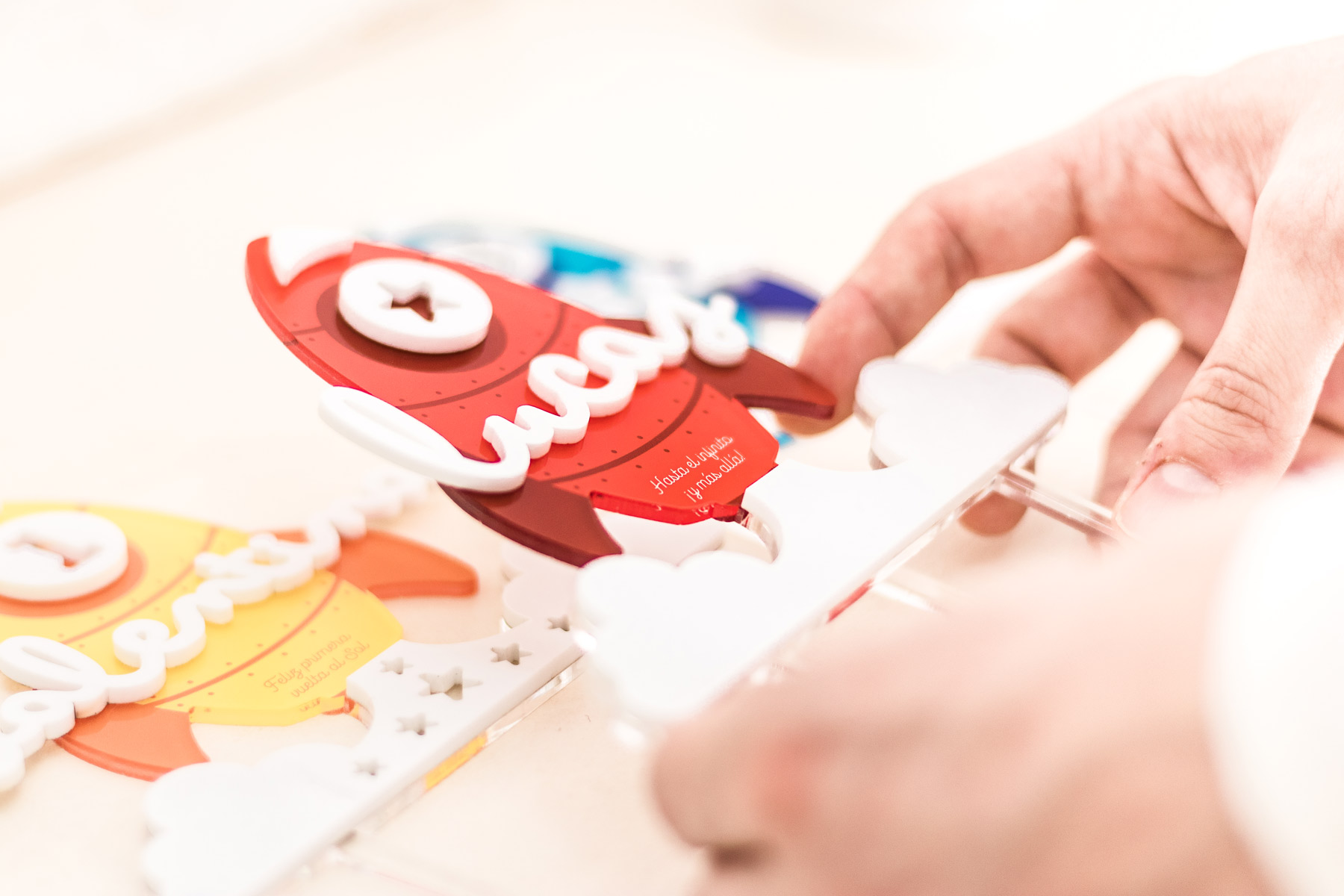 cake-topper-cohete-rojo-colores-kuko-studio