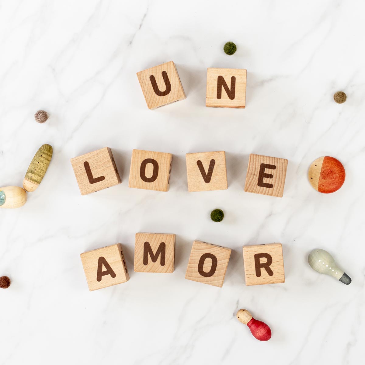 kuko-studio-cubos-abc-marron11-1200px