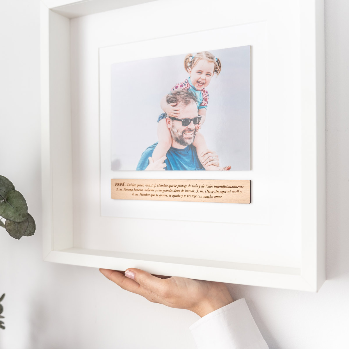 kuko-studio-laminas-definicion-papa-grande-blanco-detalle-1200