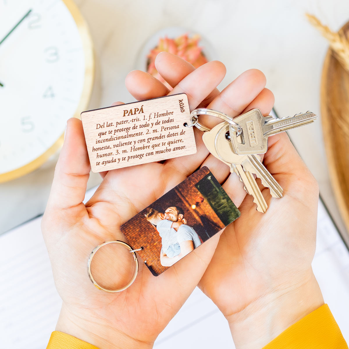 kuko-studio-llavero-definicion-papa-manos