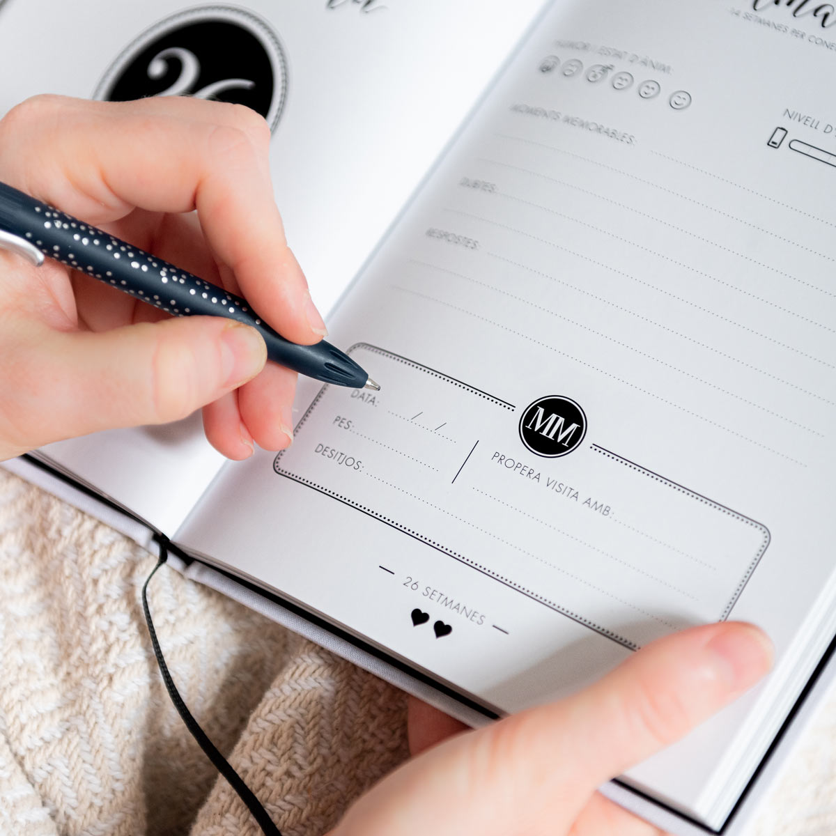 kuko-studio-llibre-embaras-cat-52-1200