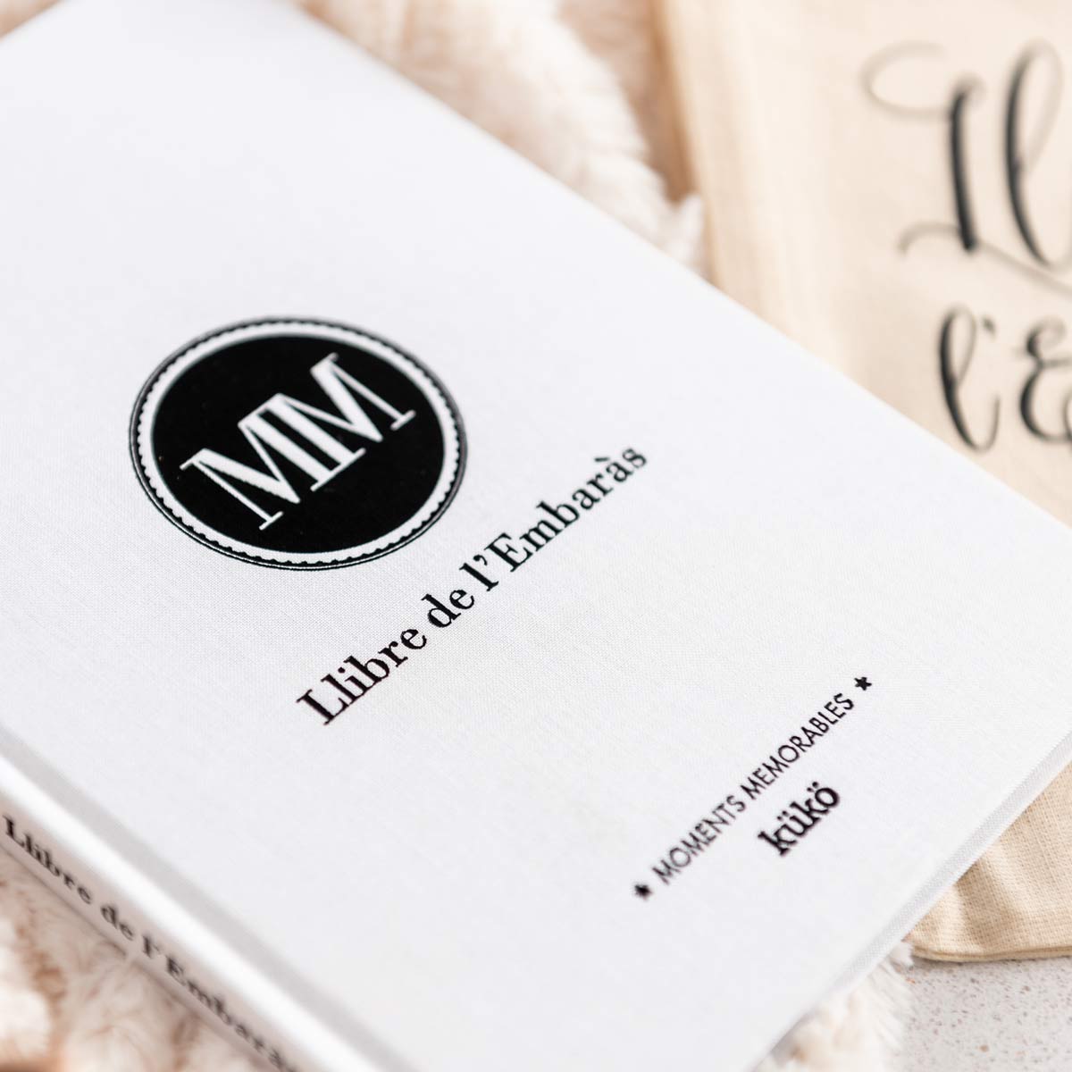 kuko-studio-llibre-embaras-cat-7-1200