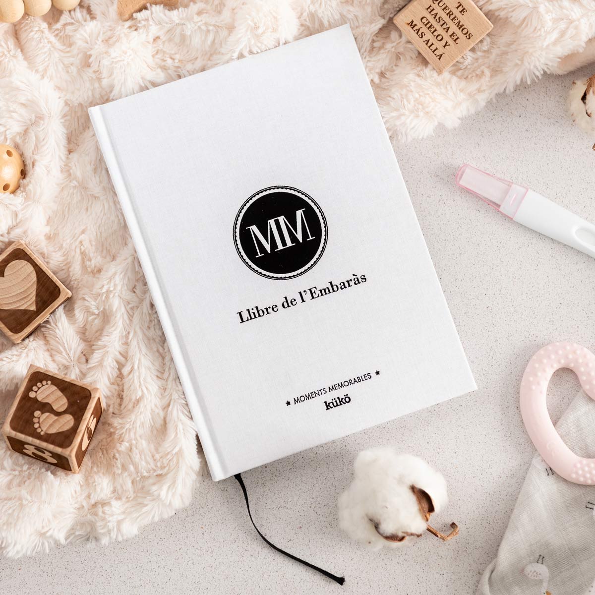 kuko-studio-llibre-embaras-cat-8-1200