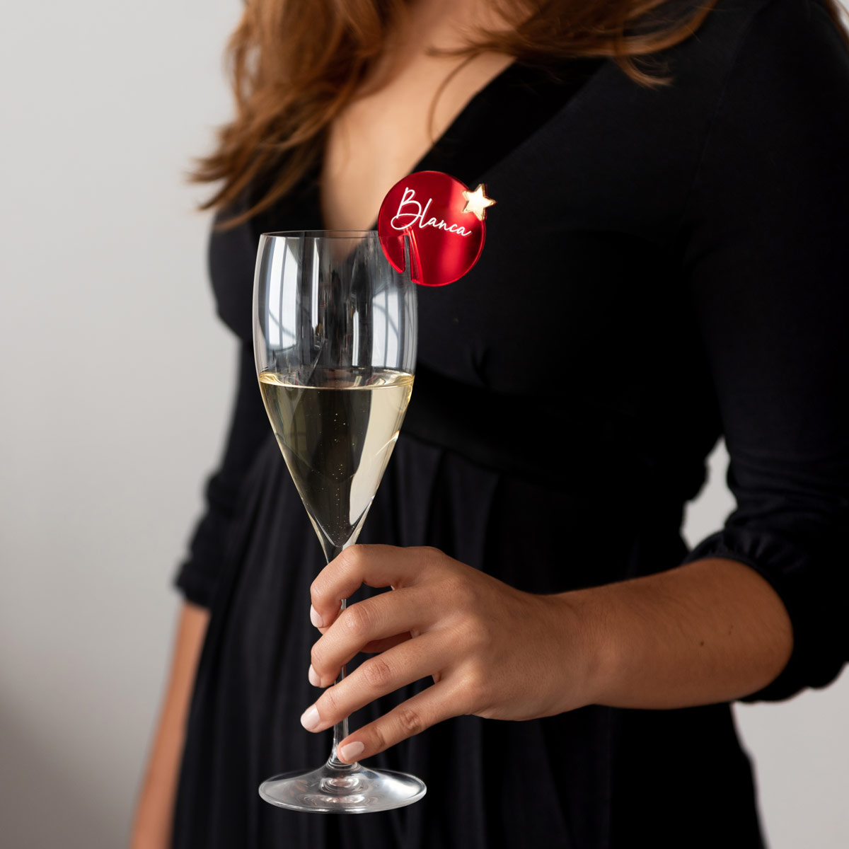 kuko-studio-marcacopa-estrella-Roja-mano-1200X1200