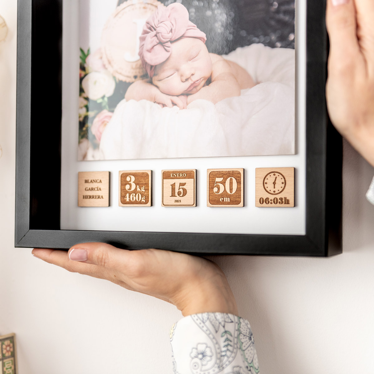 kuko-studio-marco-nacimiento-mediano-negro-detalle-1200