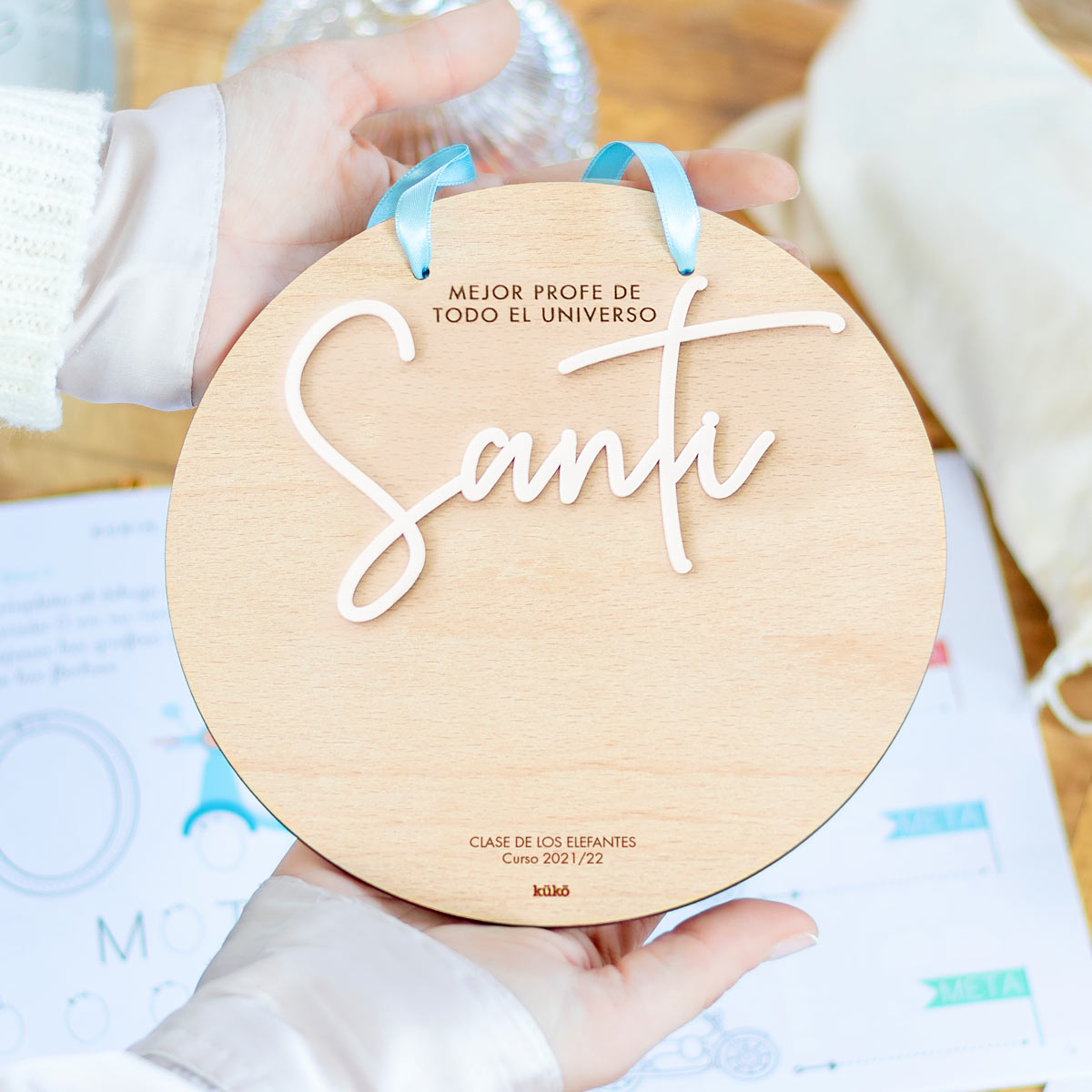 kuko-studio-placa-profe-mediana-fina