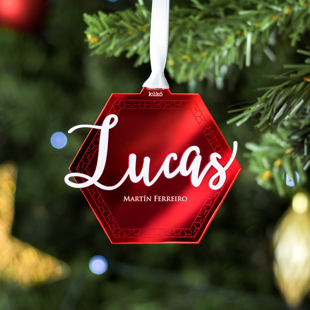 kuko_studio_bolas_navidad_nombre-hexagono-relieve-rojo