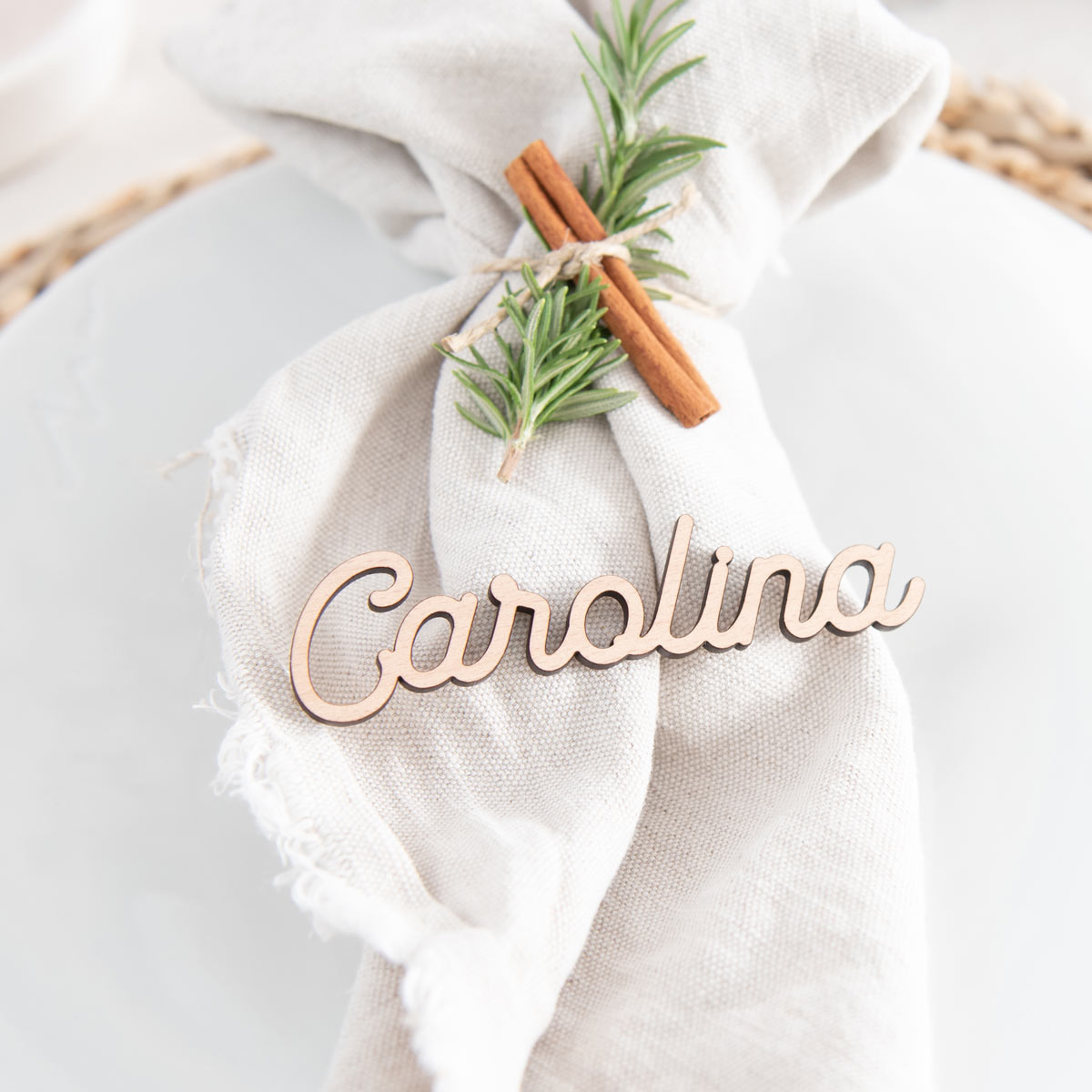 marcasitios-nombre-madera-kuko-studio-6-1200