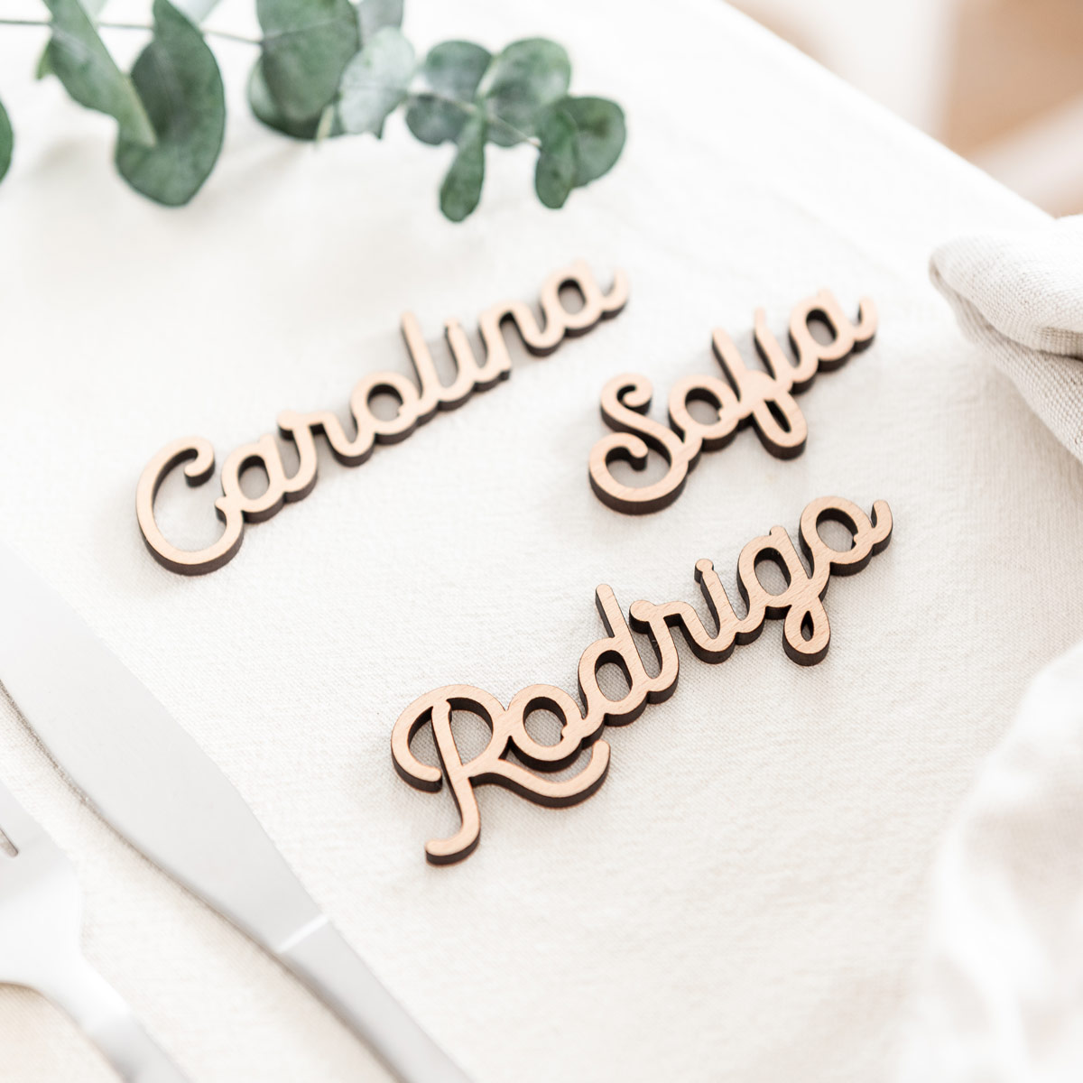 marcasitios-nombre-madera-kuko-studio-9-1200