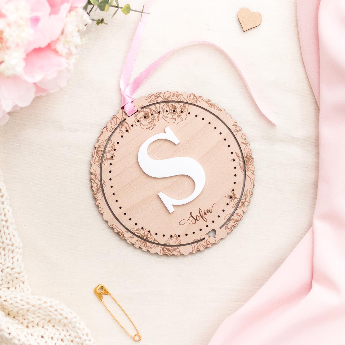 placa_inicial_floral-kuko_studio-pequena-colgante-2