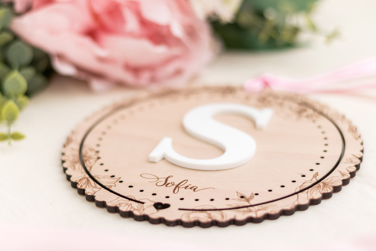 placa_inicial_floral-kuko_studio-pequena-colgante