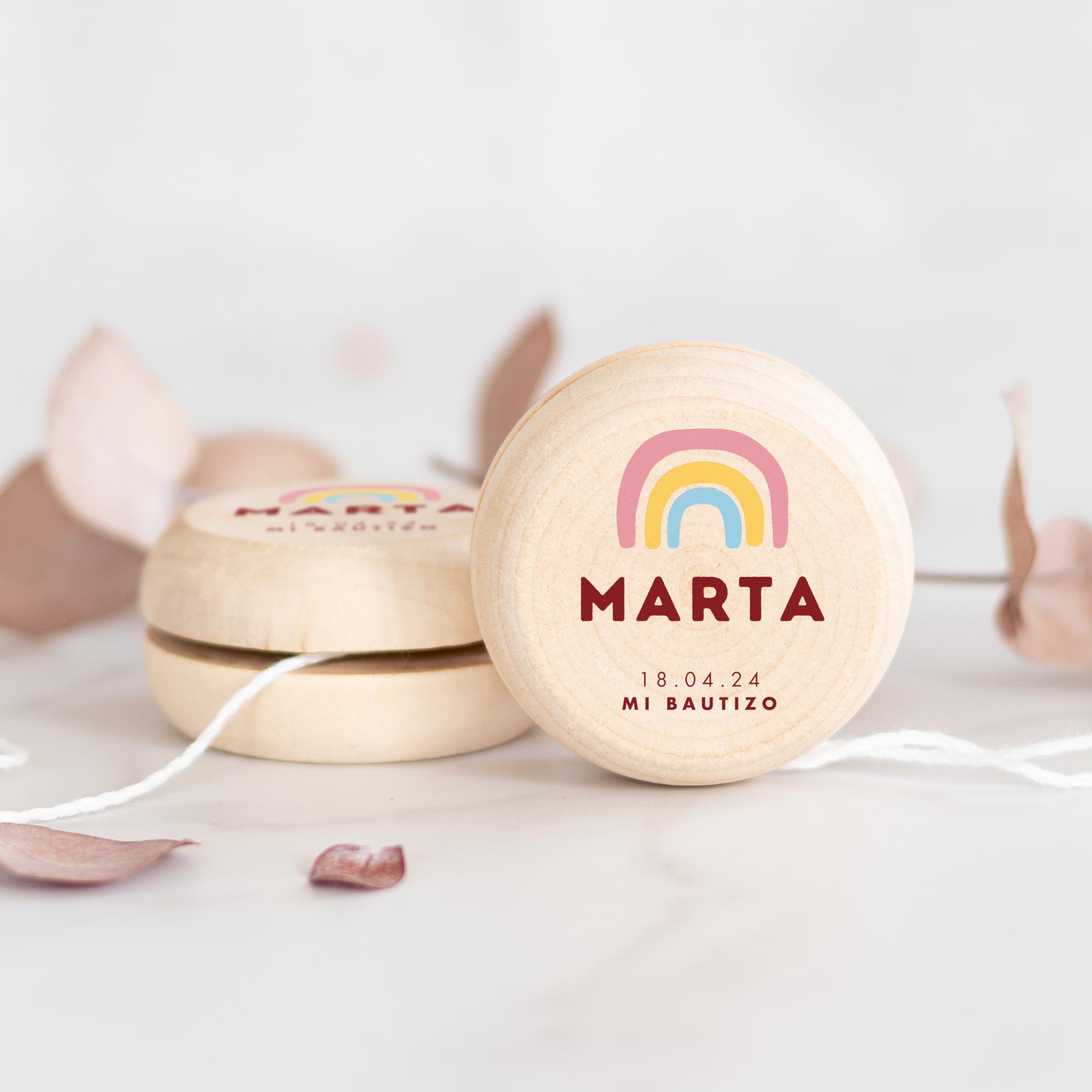 yoyo_madera_Arcoiris-mayus-kuko_studio-1200px
