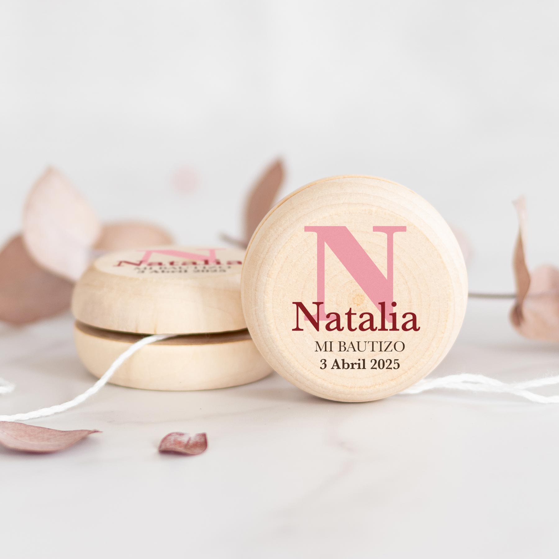 yoyo_madera_Inicial-serifa-rosa-kuko_studio-1200px