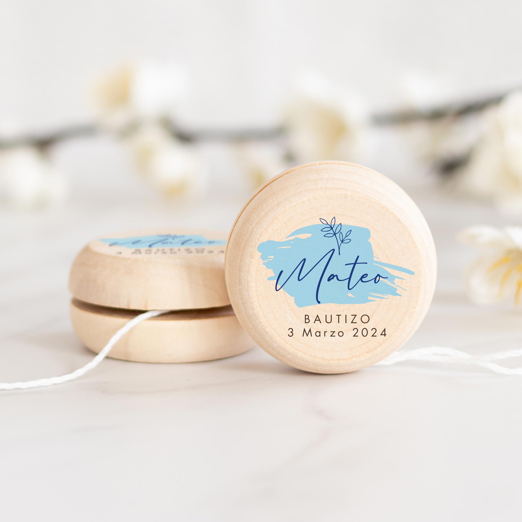 yoyo_madera_Olivo-azul-lettering-kuko_studio-1200px